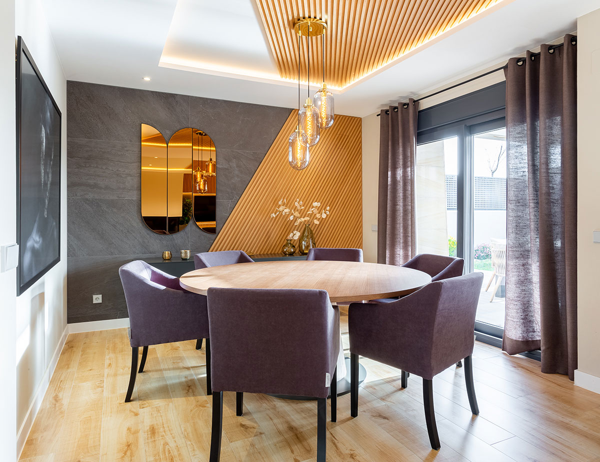 PROYECTO CARPINTERÍA EN VIVIENDA BOADILLA DEL MONTE LAMAS COMEDOR EN MADERA